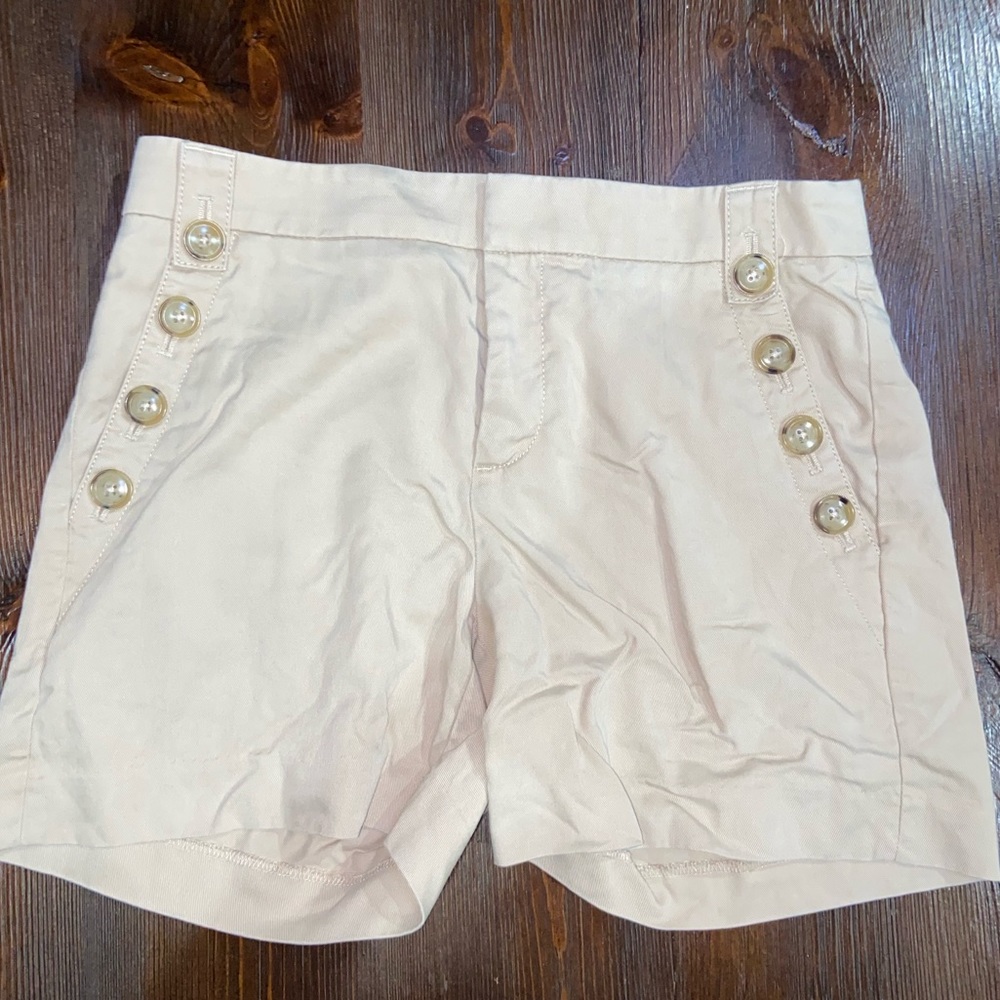 Size 0 banana republic shorts (cream/tan)